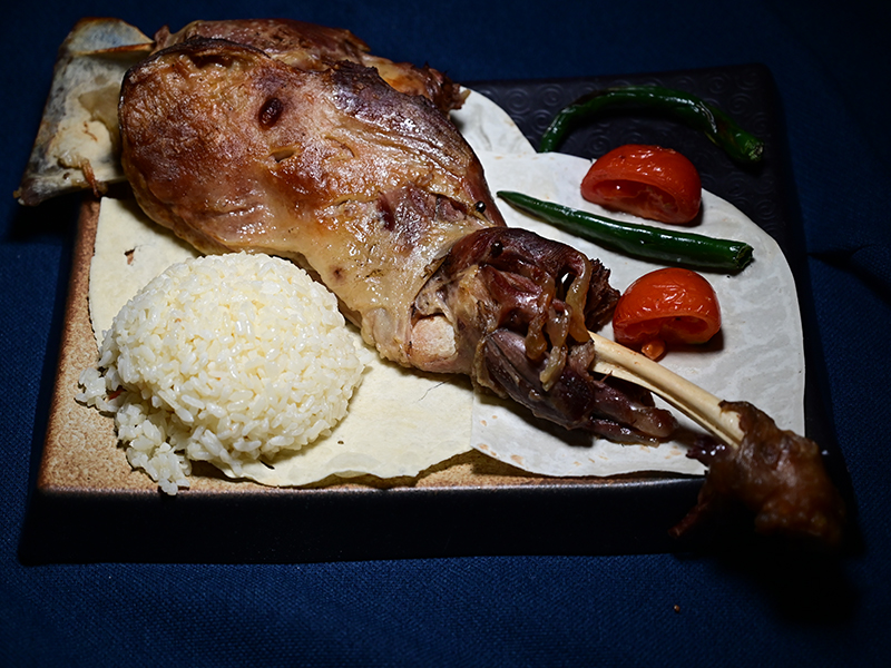 87) Sheep Leg Baked With Vegetables  (2 Persons) 